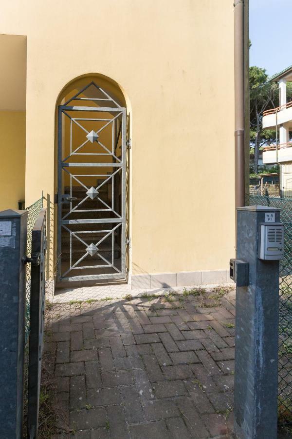 Le Terrazze Apartments Lido di Spina Luaran gambar