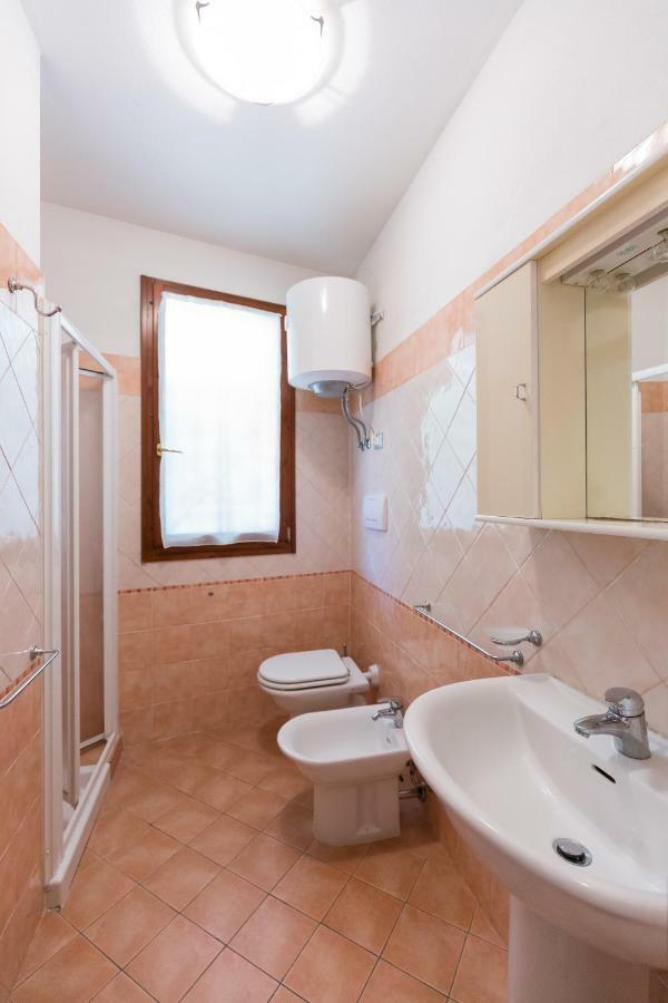 Le Terrazze Apartments Lido di Spina Luaran gambar