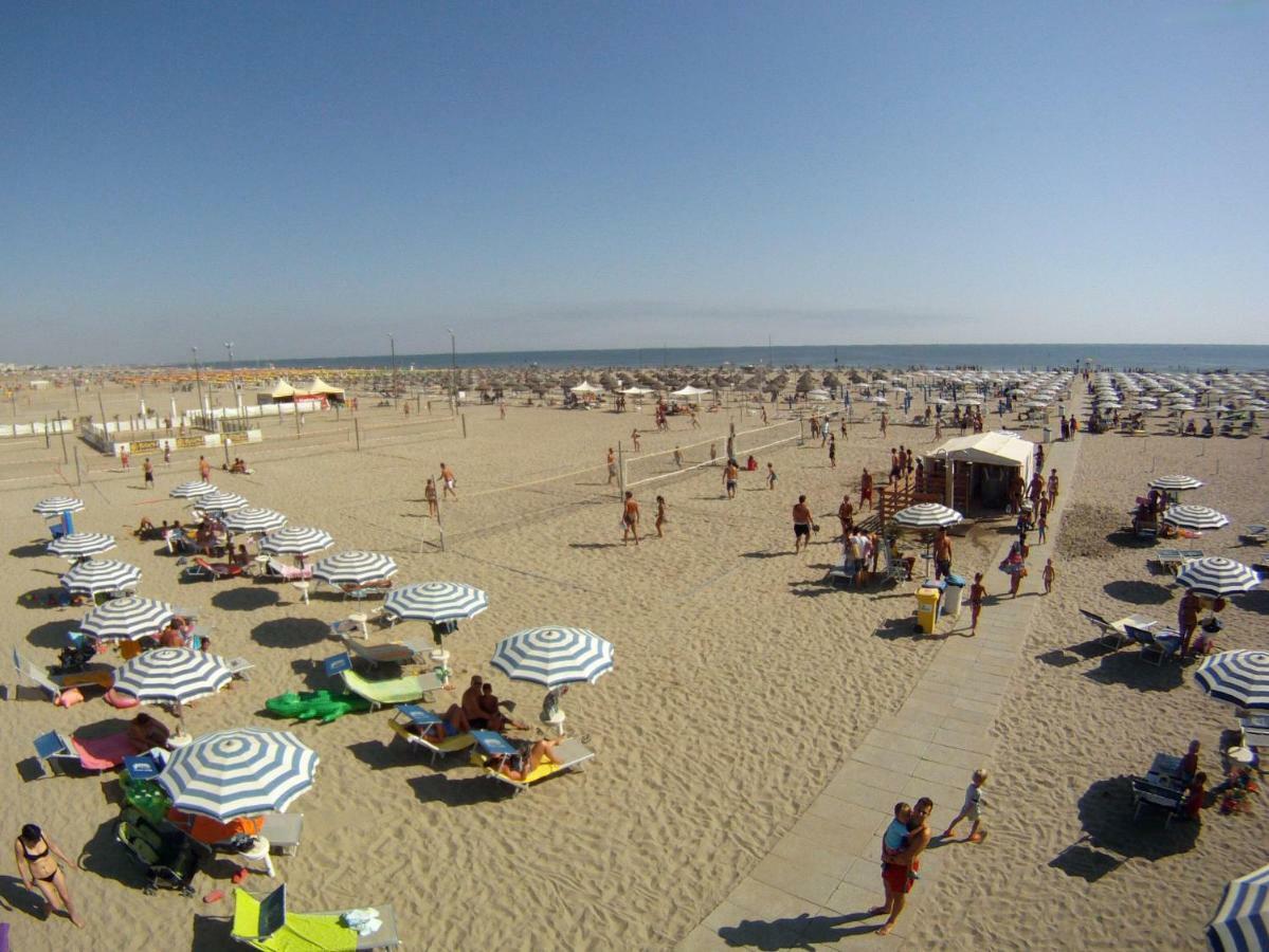 Le Terrazze Apartments Lido di Spina Luaran gambar