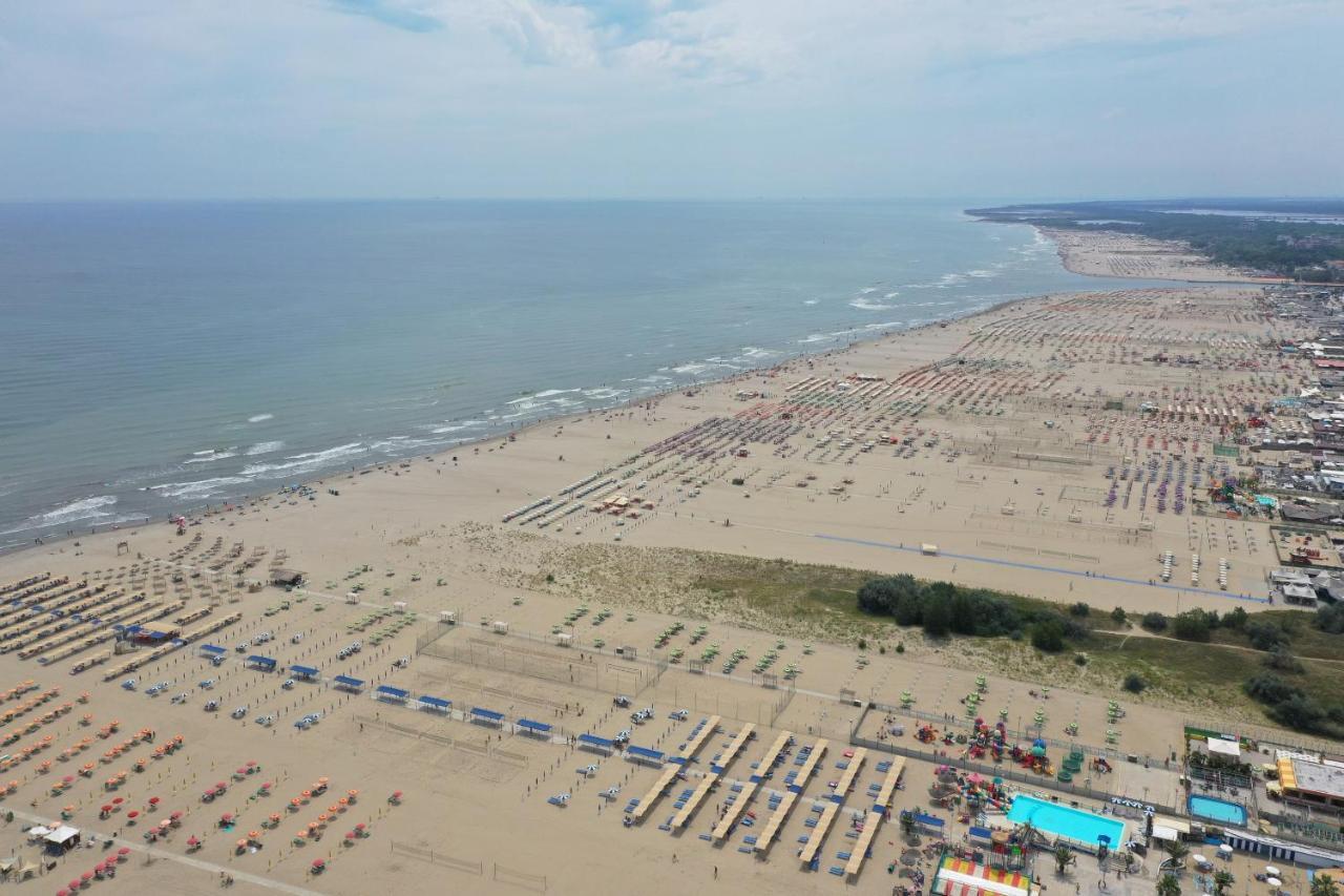 Le Terrazze Apartments Lido di Spina Luaran gambar