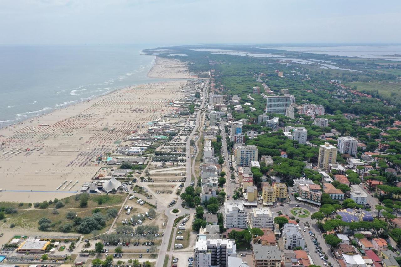Le Terrazze Apartments Lido di Spina Luaran gambar